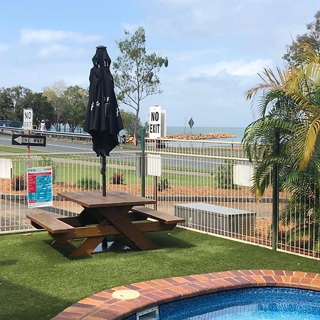 Bribie Waterways Motel Bongaree Экстерьер фото