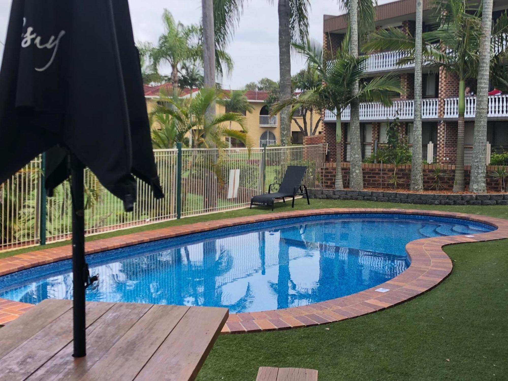 Bribie Waterways Motel Bongaree Экстерьер фото