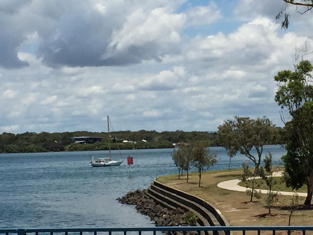 Bribie Waterways Motel Bongaree Экстерьер фото