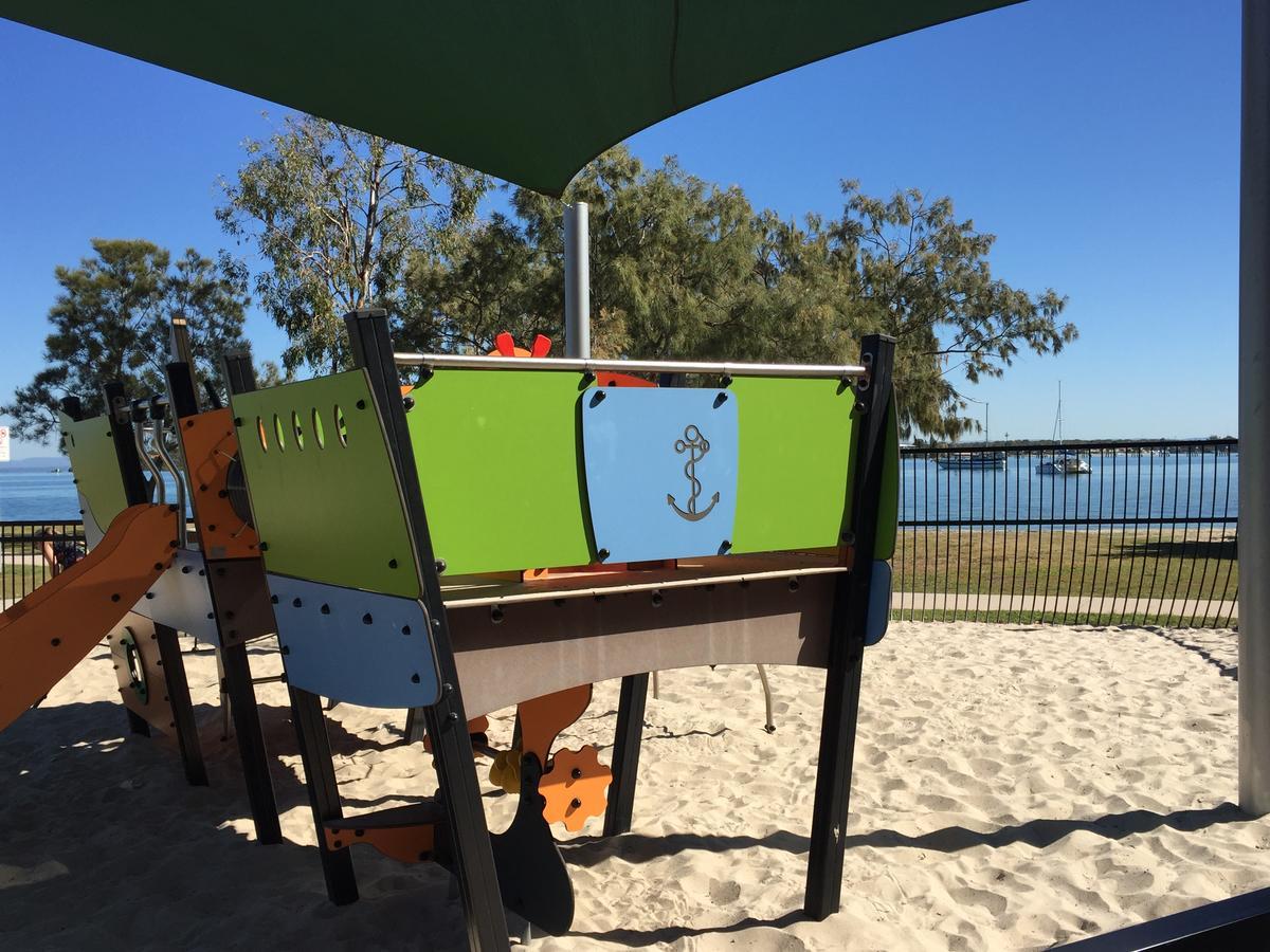 Bribie Waterways Motel Bongaree Экстерьер фото