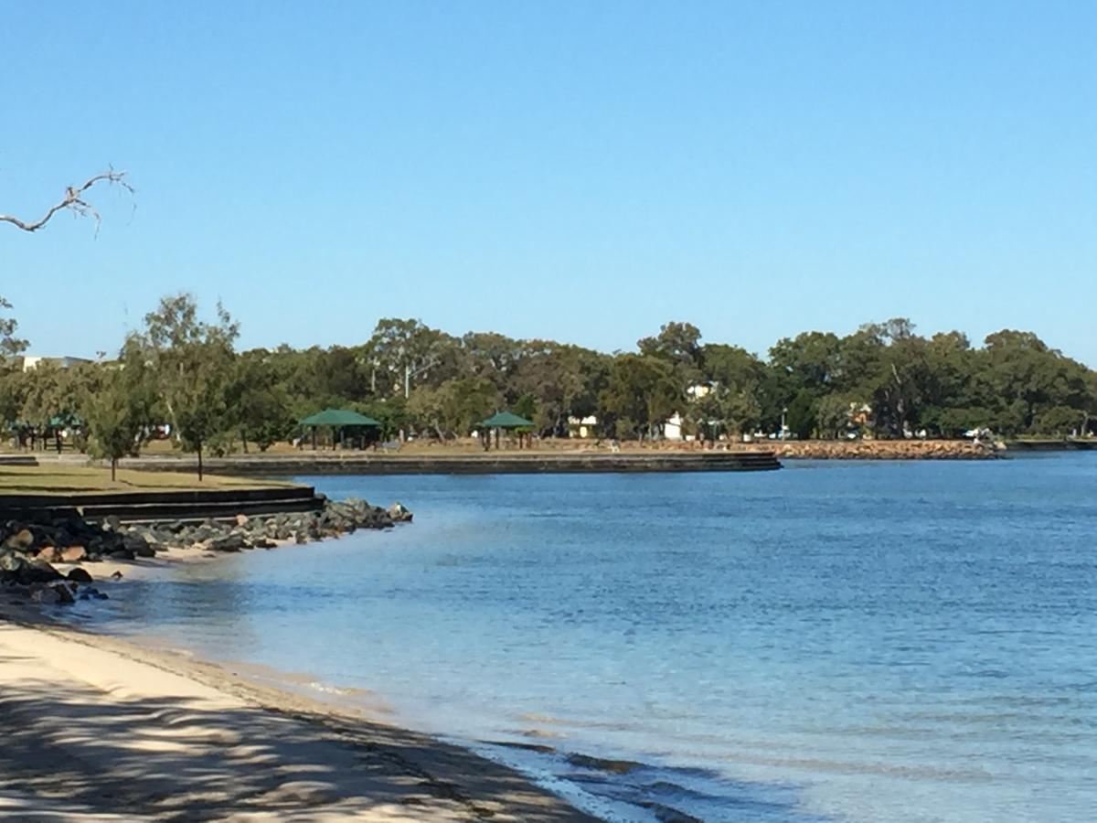 Bribie Waterways Motel Bongaree Экстерьер фото