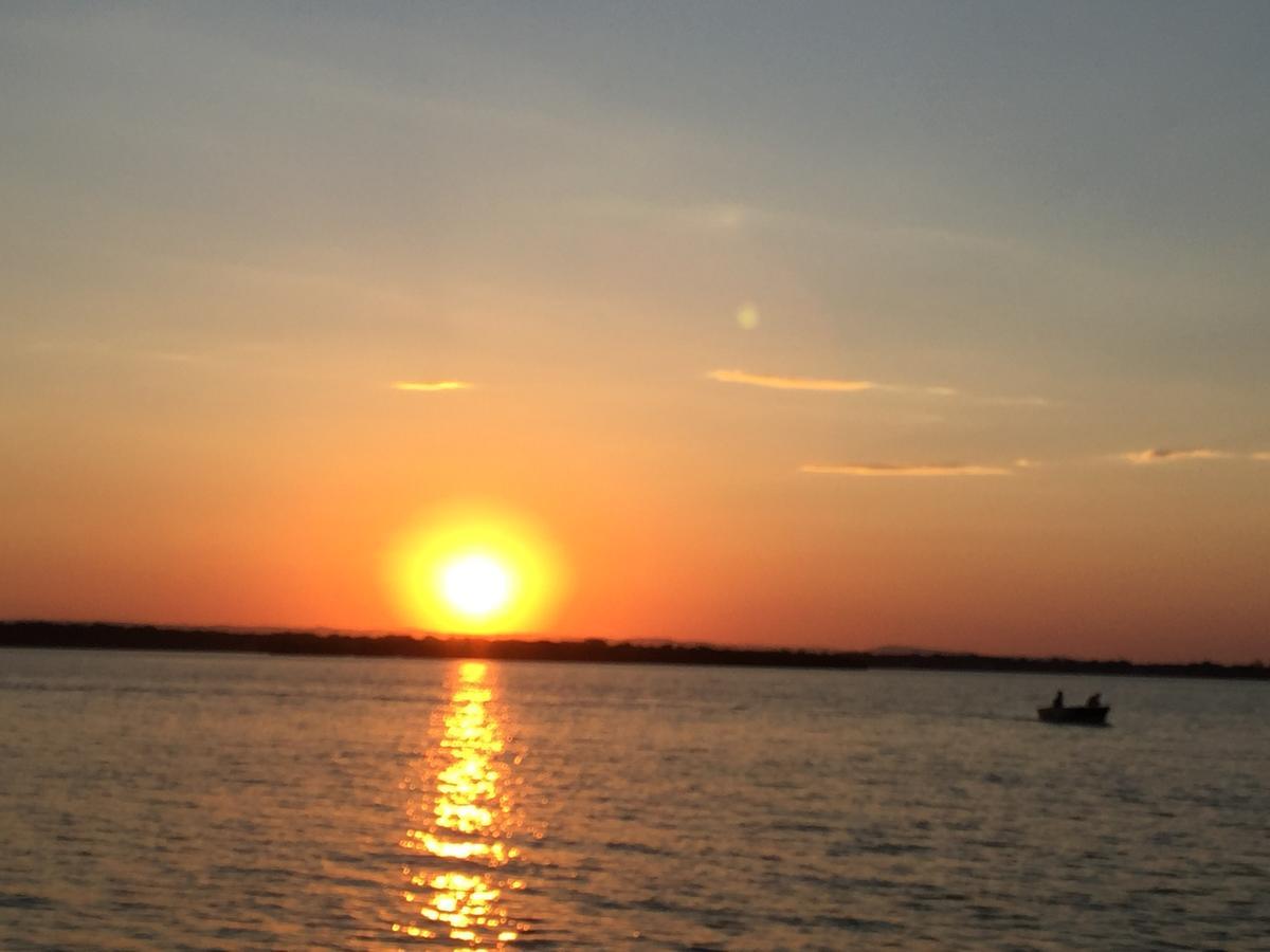Bribie Waterways Motel Bongaree Экстерьер фото