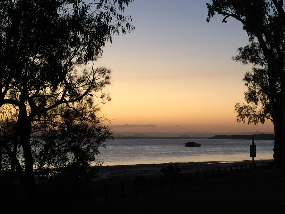 Bribie Waterways Motel Bongaree Экстерьер фото