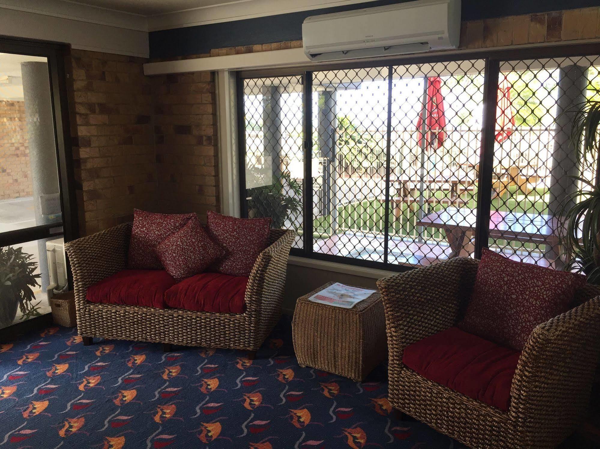 Bribie Waterways Motel Bongaree Экстерьер фото