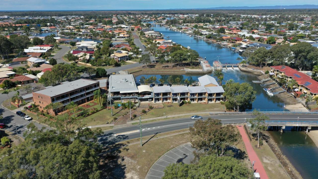 Bribie Waterways Motel Bongaree Экстерьер фото